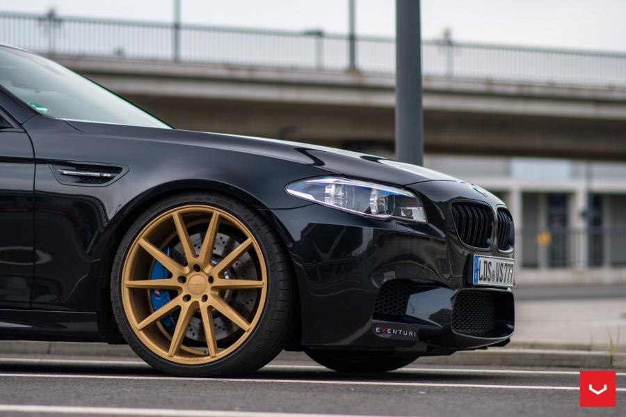 Детали экстерьера BMW M5 on Vossen Wheels (VFS1) 2017 года  (фото 14 из 29)